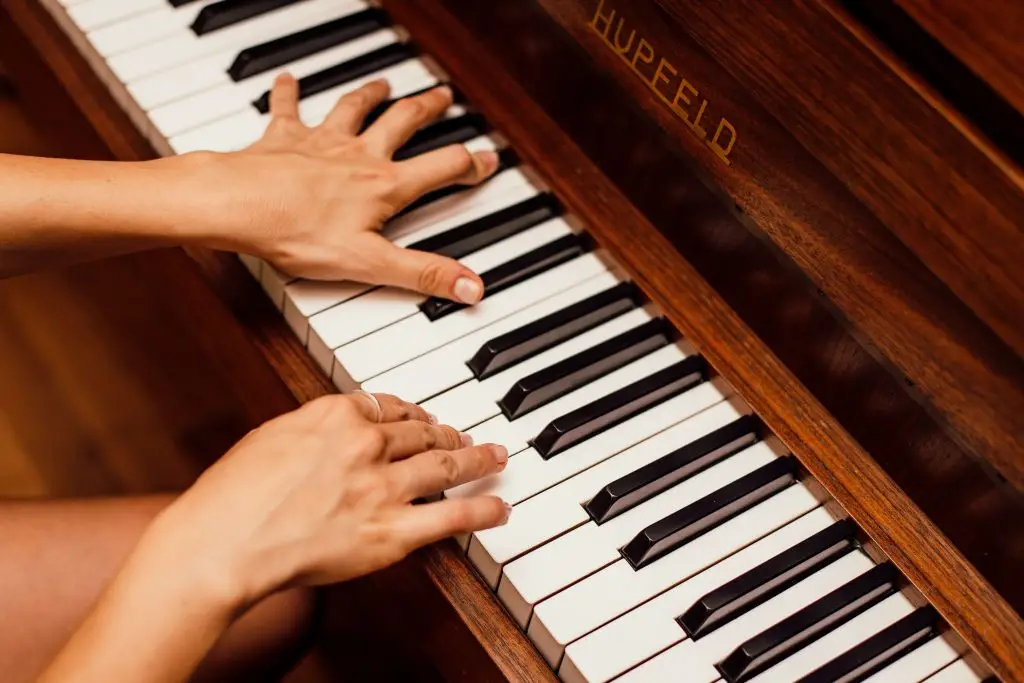 Grand Pianos, Upright Pianos, Pianolas in Leeds. We move pianos.